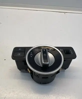 Infiniti Q30 Light switch