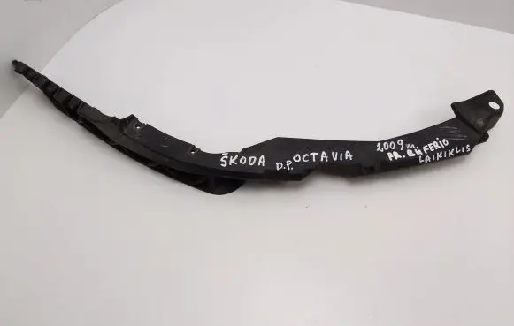 Skoda Octavia Mk2 (1Z) Front bumper mounting bracket 1Z0807184D
