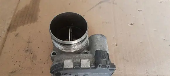 Land Rover Discovery 5 Throttle valve G4D39F911AA