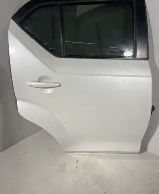 Suzuki Ignis Rear door