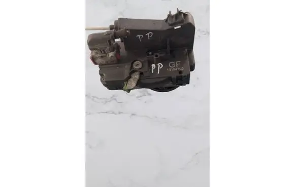 Opel Meriva A Front door lock