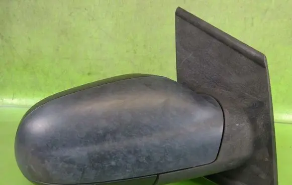 Volkswagen Fox Front door electric wing mirror