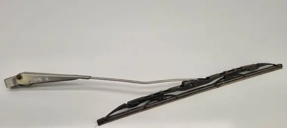 Mercedes-Benz COMPAKT W115 Front wiper blade arm