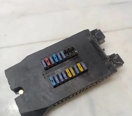 Mercedes-Benz Sprinter W901 W902 W903 W904 Fuse module 0005400650