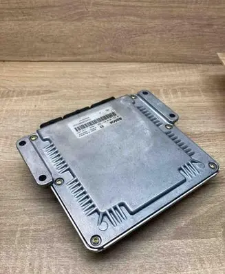 Volvo S40, V40 Engine control unit/module ECU 30630048 8200065996