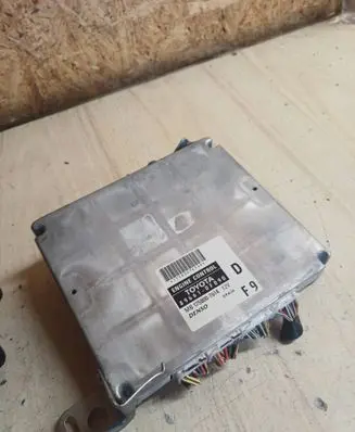 Toyota Corolla Verso E121 Engine control unit/module 1758007614 896610F090 MB1758007614