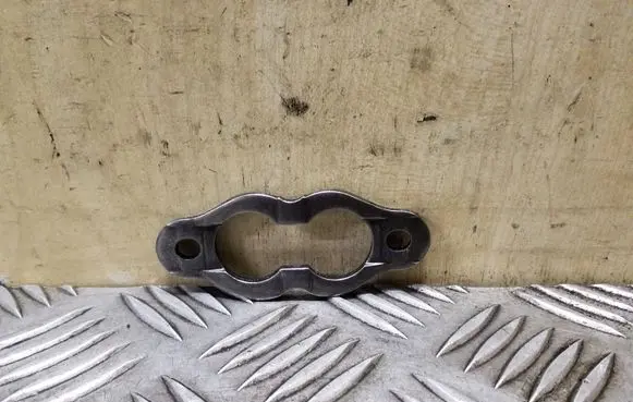 Volkswagen Touareg II Fuel Injector clamp holder