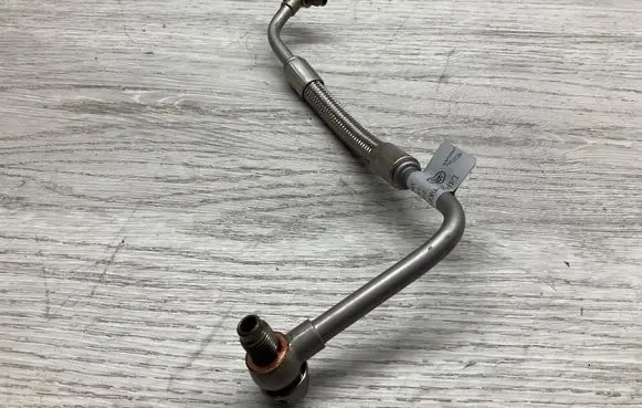 Jaguar F-Pace Turbo turbocharger oiling pipe/hose L4P36K679AA