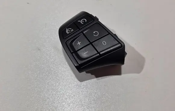 Volvo V60 Steering wheel buttons/switches 31334457