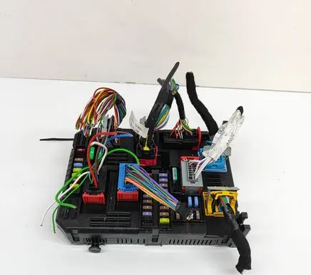 Citroen C4 III e-C4 Fuse module 9845141280 28751768