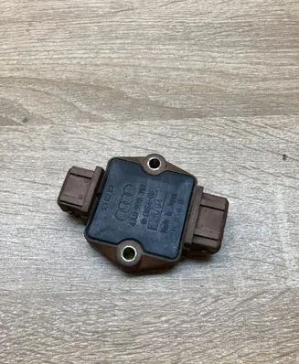 Audi A6 S6 C4 4A Ignition amplifier control unit 4A0905351
