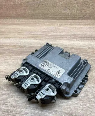 Ford Focus Engine control unit/module ECU 3U7112A650SA 0281011618 WITHPLUG