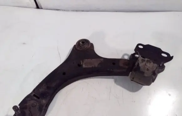 Volvo S80 Front lower control arm/wishbone