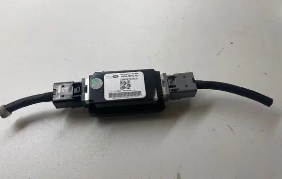 Land Rover Range Rover Velar USB control unit FW9319010AB 2017W042
