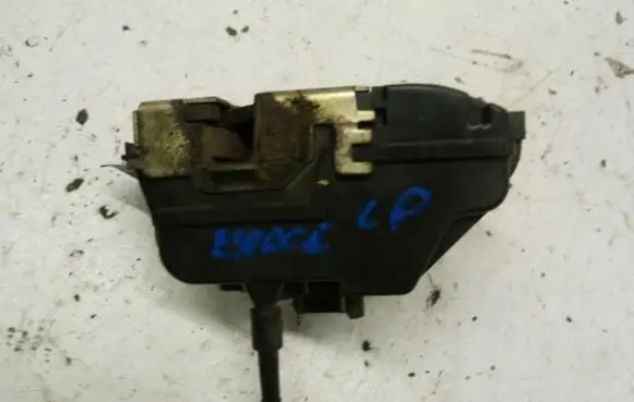 Renault Espace IV Front door lock