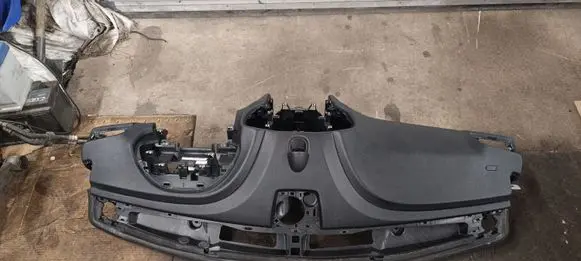 Maserati Ghibli Dashboard 670017252 105821605C
