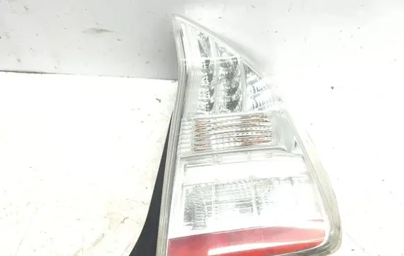 Toyota Prius (XW30) Rear/tail lights P8007
