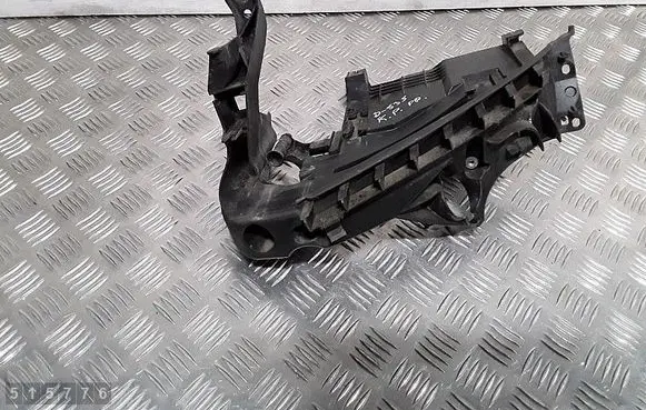 Audi A5 8T 8F Headlight/headlamp mounting bracket 8t0805607