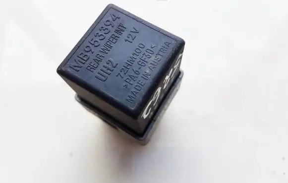 Volvo S40, V40 Other relay MR953394