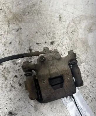 Nissan Juke I F15 Rear brake caliper
