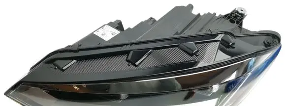 Volkswagen Touran III Headlight/headlamp 5TC941081D
