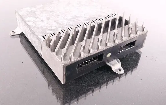 BMW 5 E39 Sound amplifier 8361785