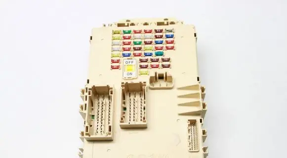 Hyundai i40 Fuse module 919503Z021