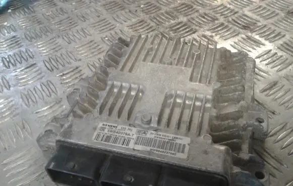 Peugeot 407 Engine control unit/module 5WS40379A SID201
