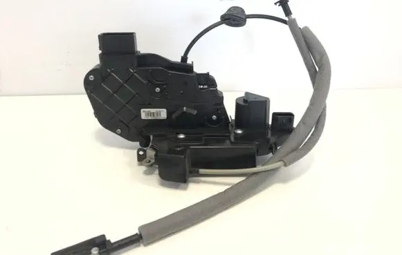 Volvo XC60 Front door lock 30799315