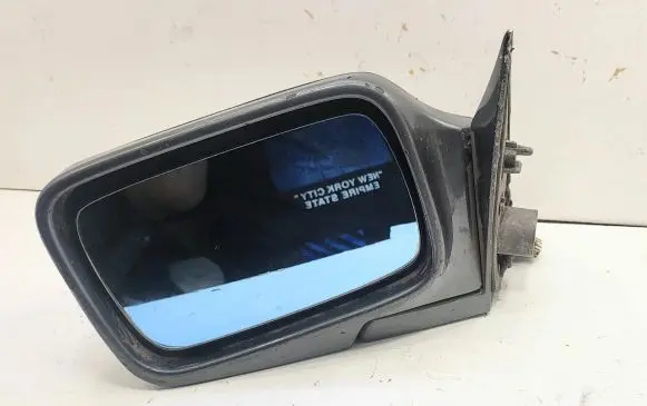 BMW 7 E32 Front door electric wing mirror 8101791
