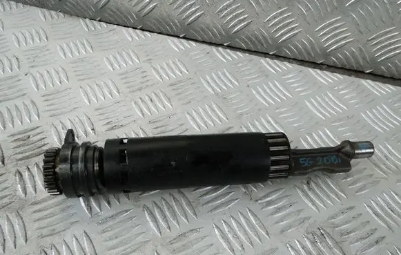 Volkswagen Golf VII Oil pump 06K103333N