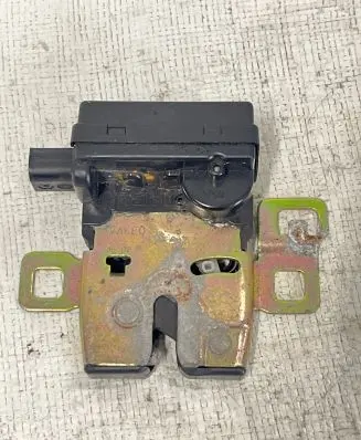 Mini One - Cooper R50 - 53 Tailgate/trunk/boot lock/catch/latch 7112349