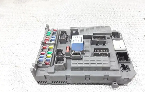 Peugeot 807 Fuse module