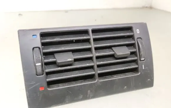 Rear air vent grill