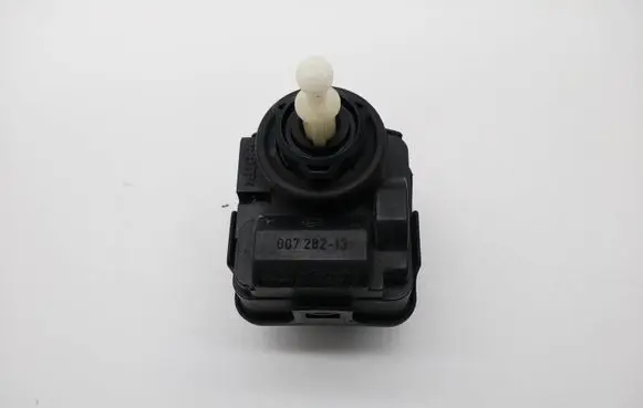 Audi A6 S6 C5 4B Headlight level adjustment motor 8L0941265