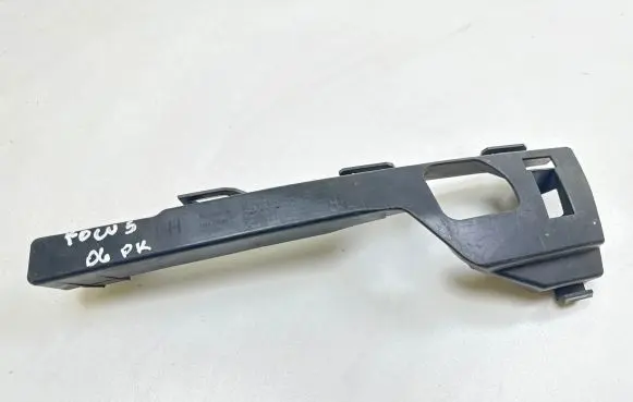 Ford Focus Front bumper mounting bracket DN13696N