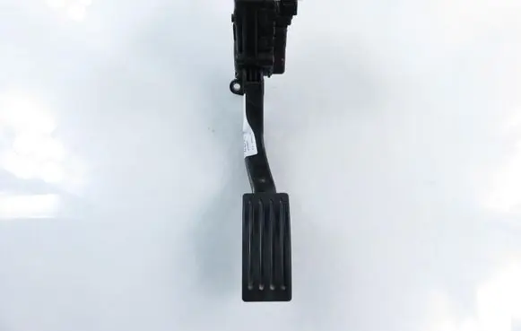 Ford Focus Accelerator throttle pedal 6PV00864100 4M519F836CH
