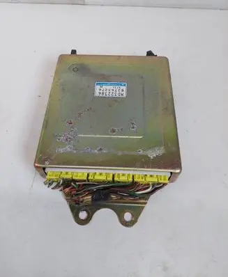 Mitsubishi Carisma Engine control unit/module MD322386 E2T63276