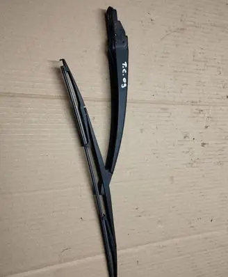 Chrysler Voyager Rear wiper blade arm