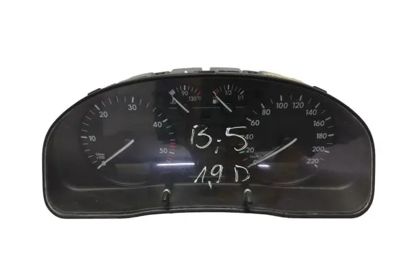 Volkswagen PASSAT B5 Speedometer (instrument cluster) 3B0919880D