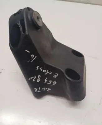 Mercedes-Benz E W238 Engine mounting bracket A6542232200