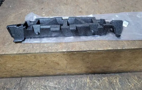 Renault Twingo III Front bumper foam support bar 85213524752