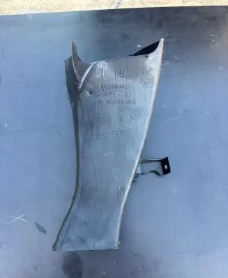 Chevrolet Camaro Intercooler air channel guide 84210830 252147273