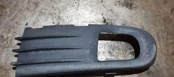 Volvo V50 Front bumper lower grill