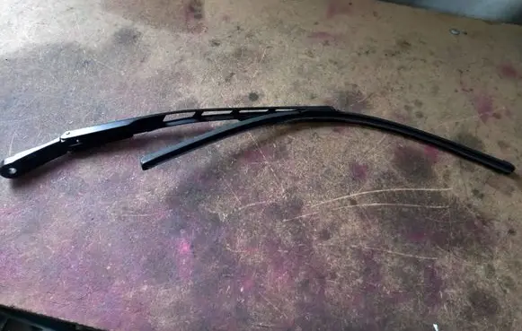 Audi A8 S8 D4 4H Front wiper blade arm 3392126178