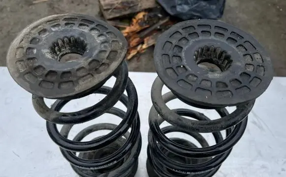Opel Astra J Rear coil spring