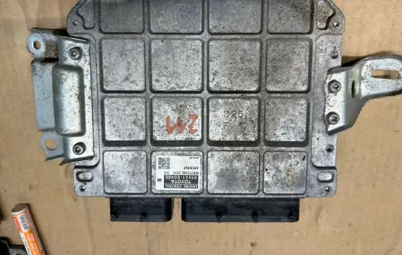 Toyota Yaris Engine control unit/module ECU 896610D400 MB2751002503