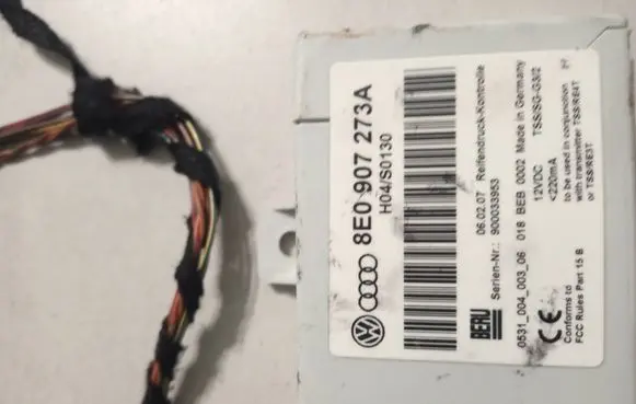 Audi A4 S4 B6 8E 8H Tire pressure control unit 8E0907273A 900033953