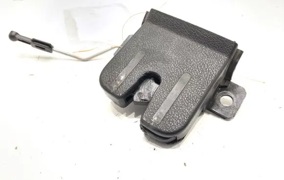 Volkswagen Touareg I Tailgate exterior lock 7L6827505