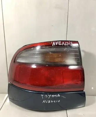 Toyota Avensis T220 Rear/tail lights 22075556L